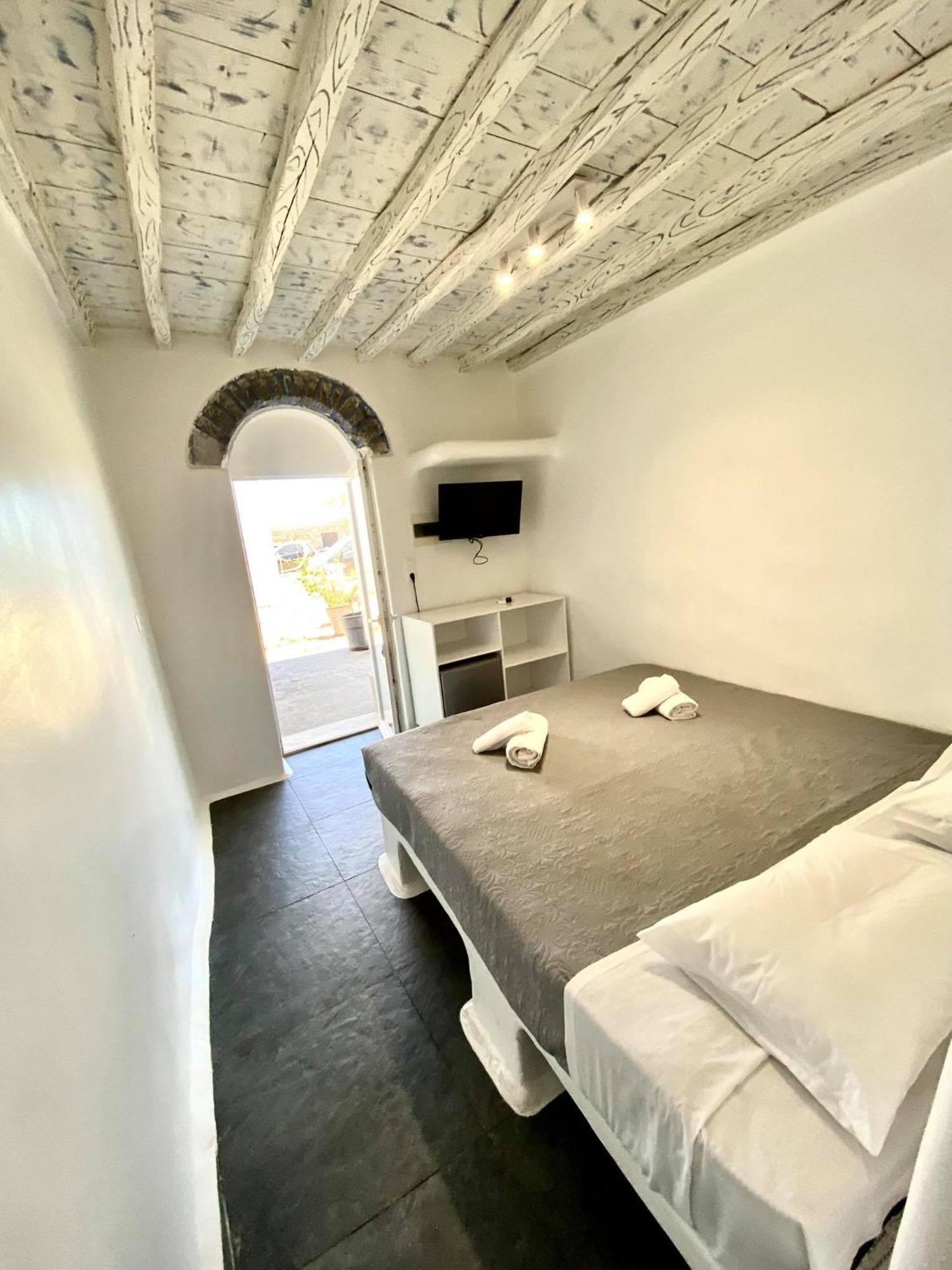 Mykonos Vibes Airport Studios And Apartments Mykonos Town Exteriör bild