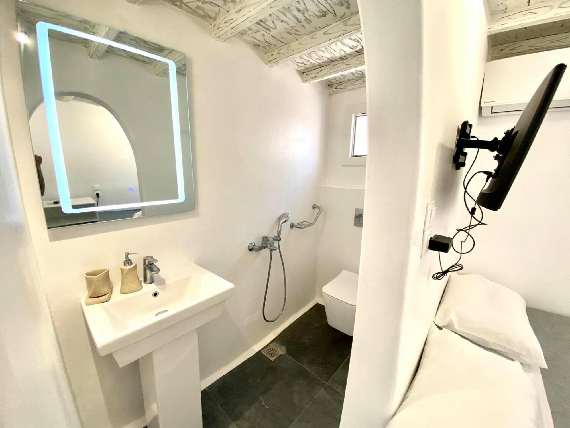 Mykonos Vibes Airport Studios And Apartments Mykonos Town Exteriör bild