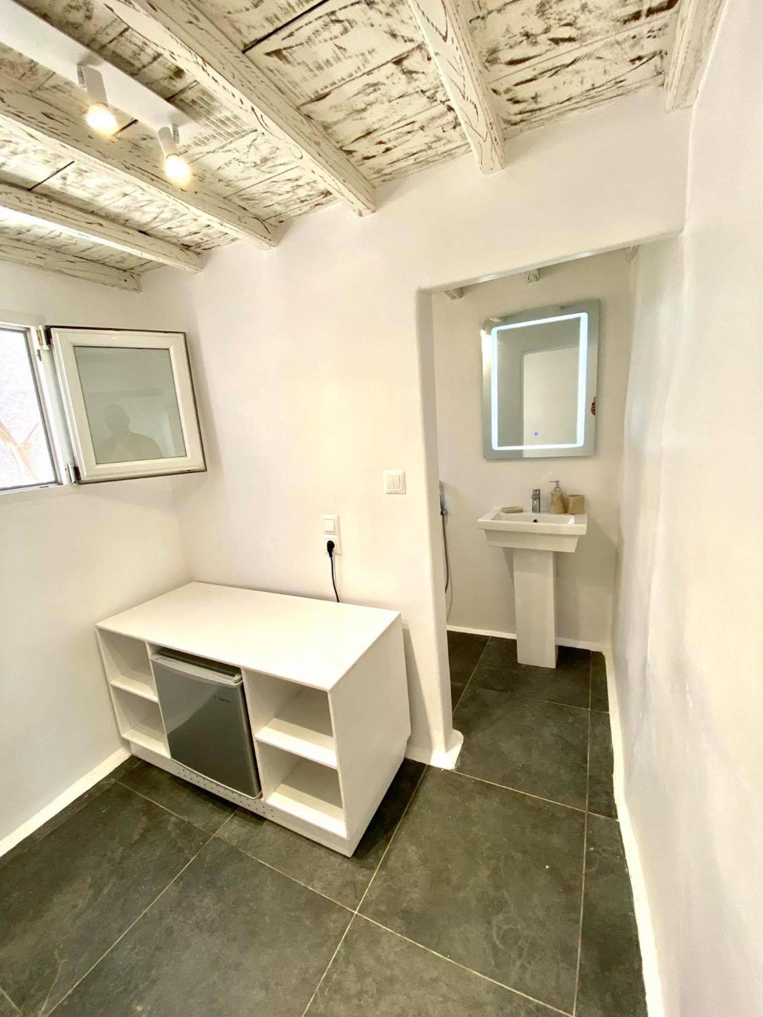 Mykonos Vibes Airport Studios And Apartments Mykonos Town Exteriör bild